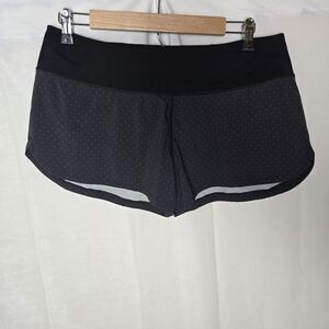 Vuori Omni Performance Athletic Running Shorts Size Large Built in Liner